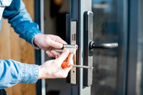 Ouvrir une porte bloquée avec poignée cassée sans dégâts - Décines-Charpieu - Arti-Met